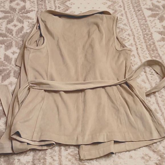 Juicy couture women's open  front vest, Ivory color, size: small - Picture 8 of 11